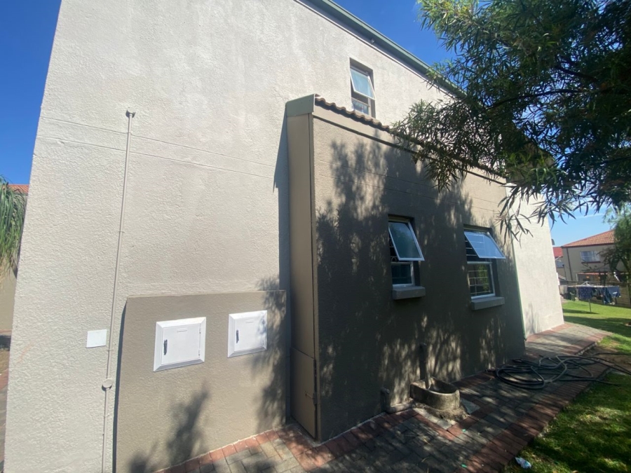 3 Bedroom Property for Sale in Safari Gardens North West